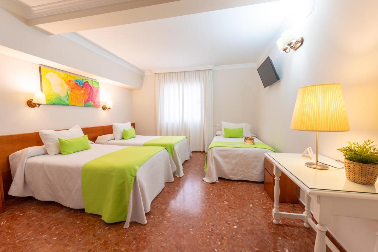 Hotel Romerito Málaga Buitenkant foto