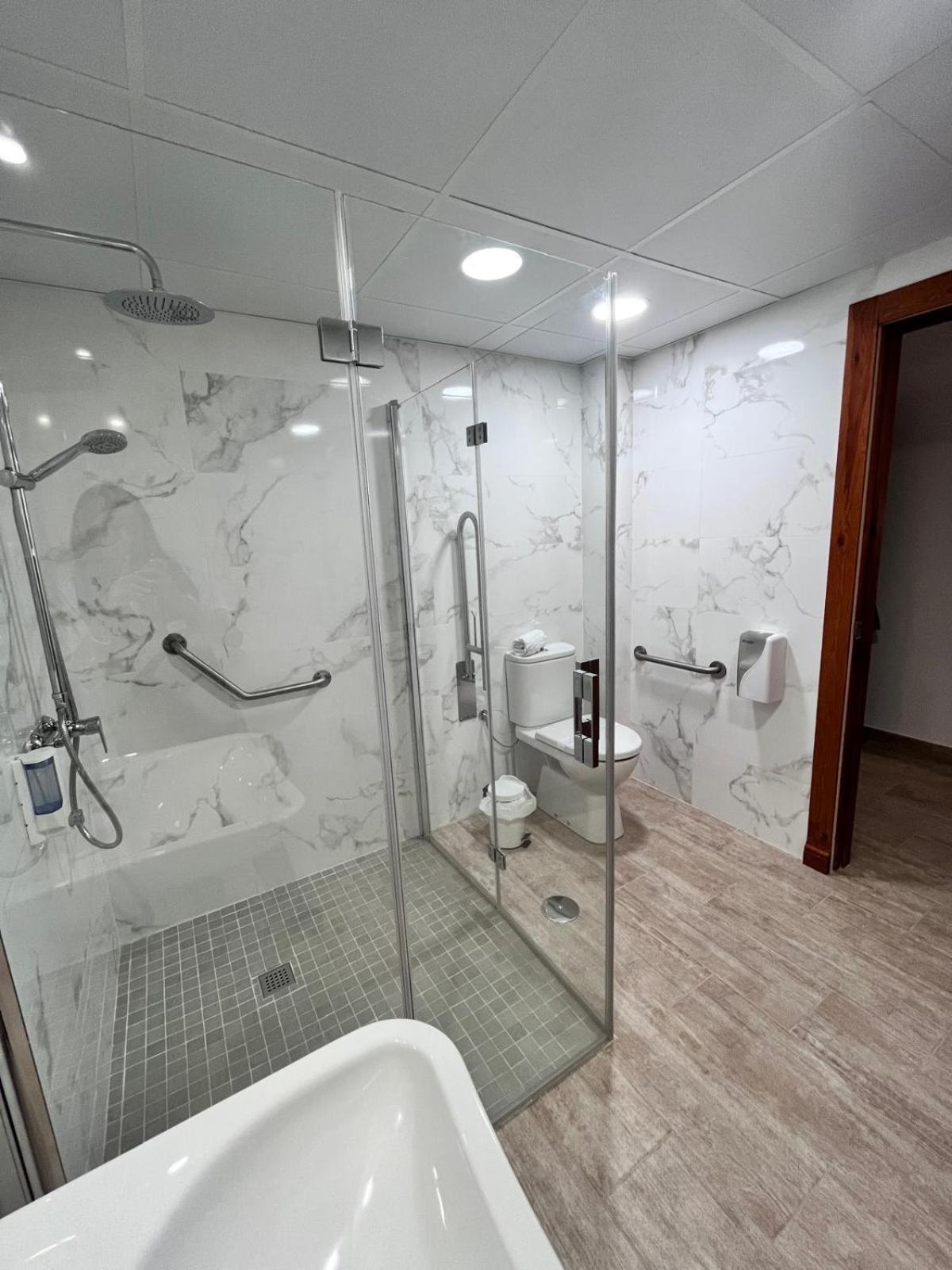 Hotel Romerito Málaga Buitenkant foto